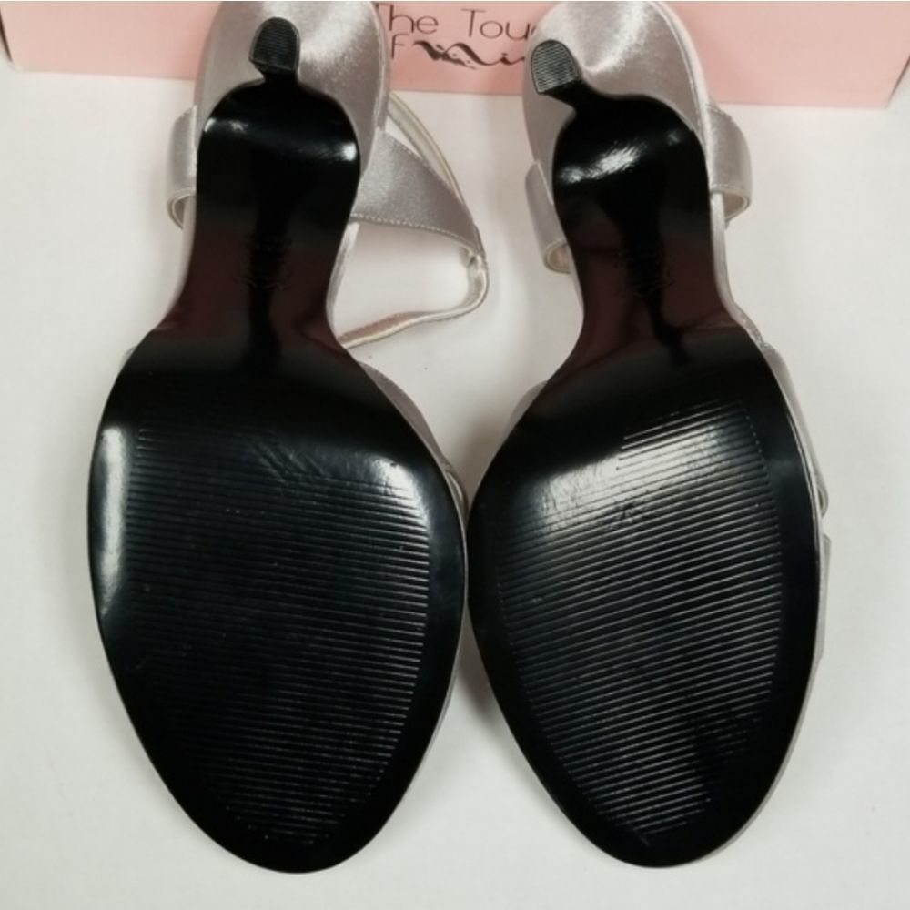 Nina Women's Metallic Silver Heels - Picture 3 of 7